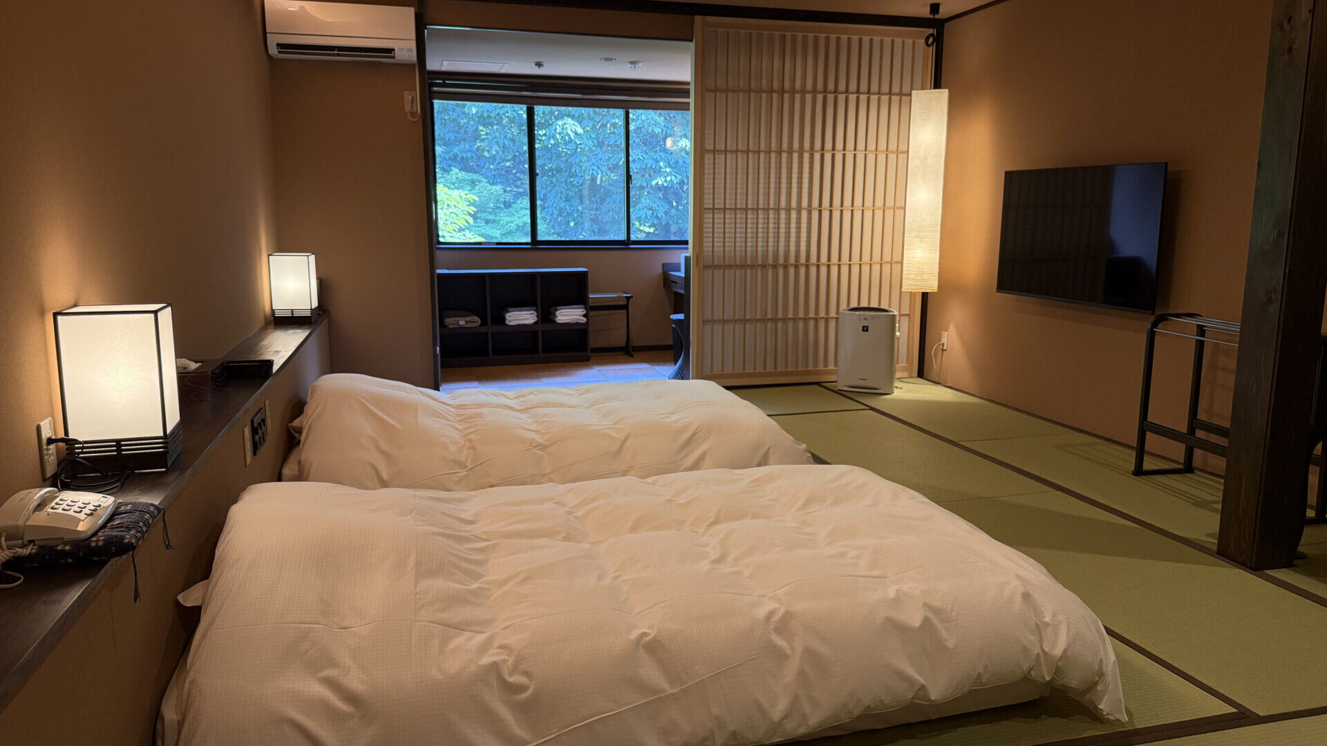 湯西川温泉　本家伴久　渓流沿い半露天風呂付和洋スイート客室